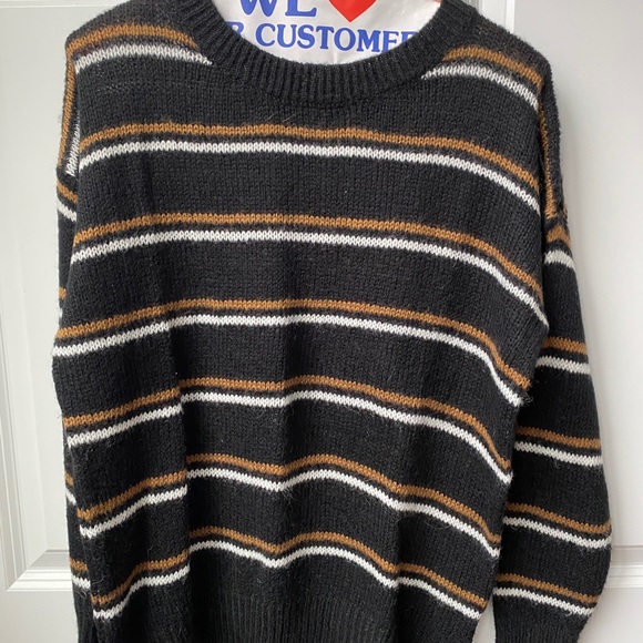 Super Soft & Comfortable Sweater. - Picture 2 of 3